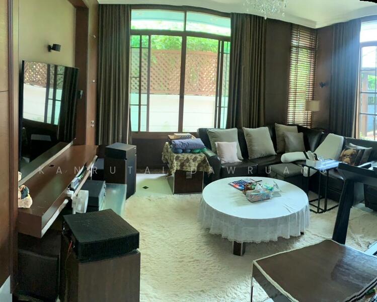 Narasiri Pattanakarn-Srinakarin, bangkok