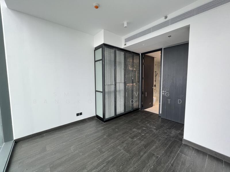 Tait Sathorn 12, Bangkok