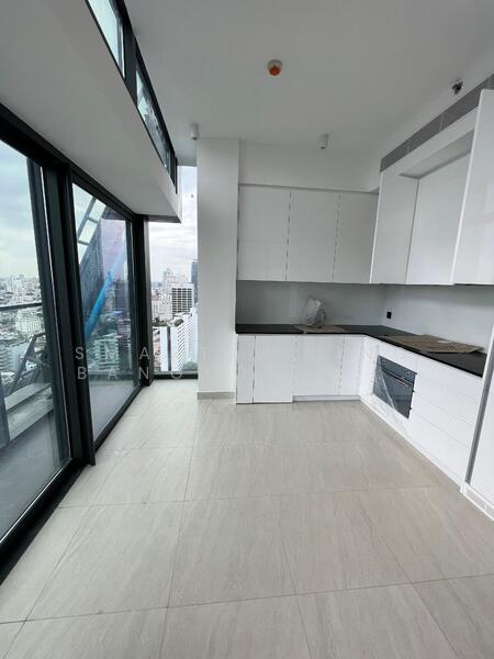 Tait Sathorn 12, Bangkok