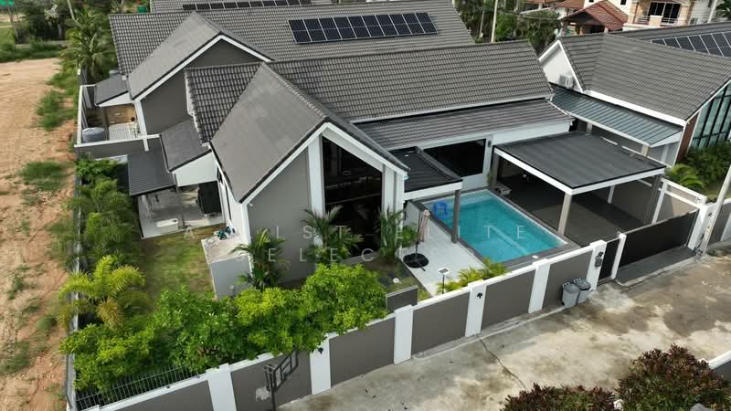 Scandinavian-Style Pool Villa - Near Map Phrachan Reservoir
