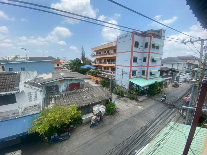 หมู่บ้าน สมุทรนิเวศน์, Samut Prakan