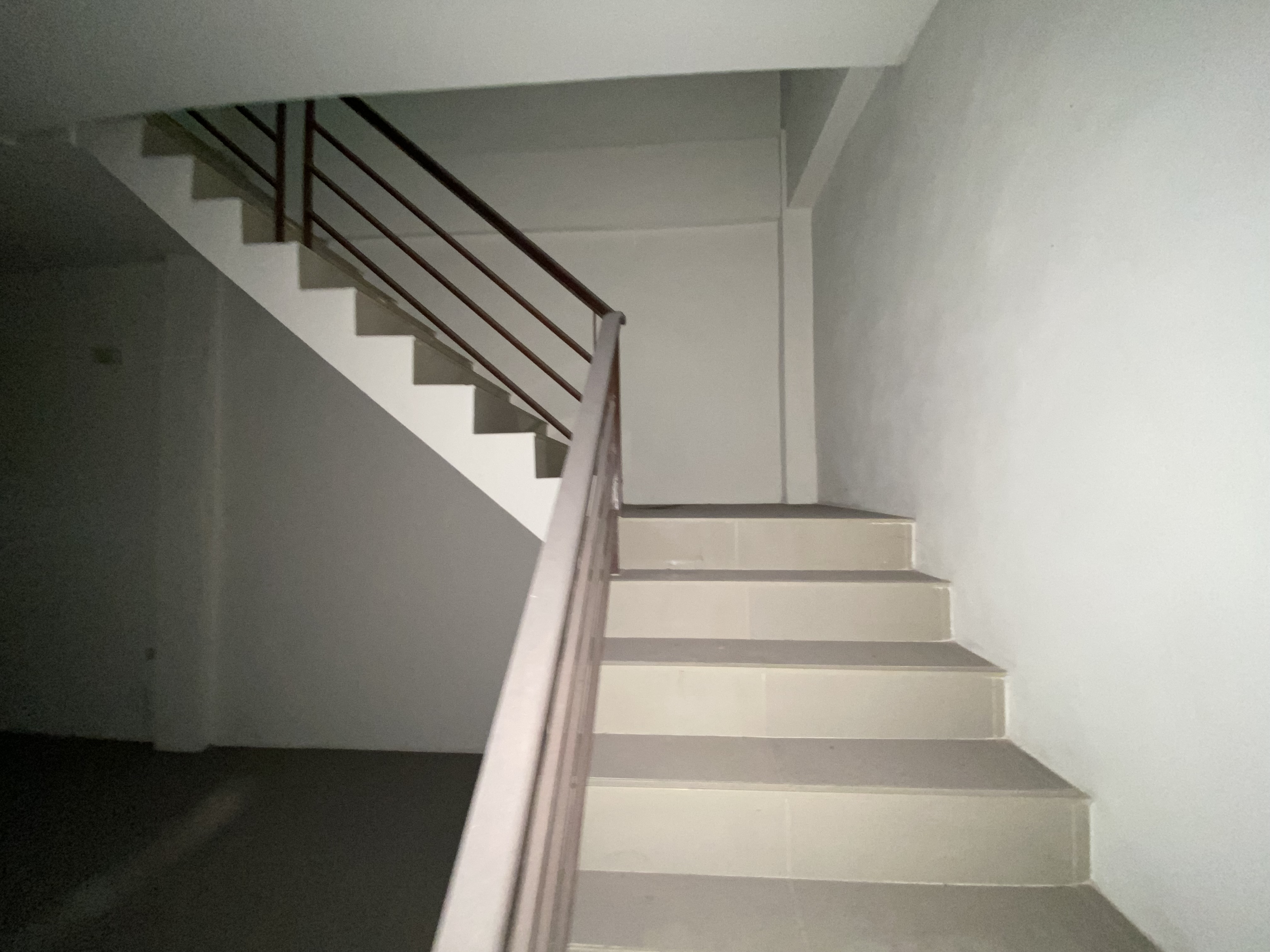 อาคารพาณิชย์ 3 ชั้น ถนนวิทยะธำรงค์