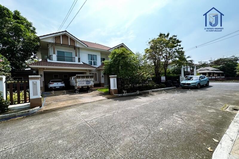 Maneerin Lake & Park and Nantana Garden Park Place, Pathum Thani