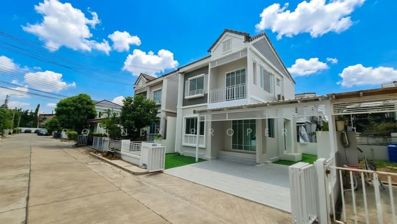 The village Chaengwatthana-Tiwananon, Nonthaburi