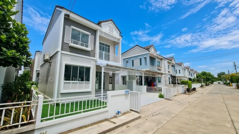 The village Chaengwatthana-Tiwananon, Nonthaburi