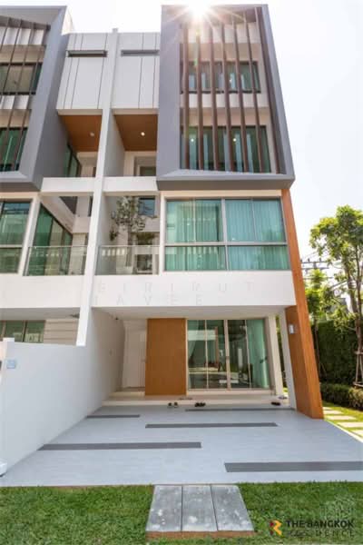 Qualitia Sukhumvit 62, Bangkok