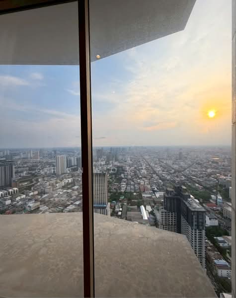 Magnolias Waterfront Residences, Bangkok