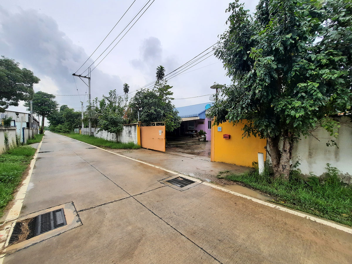 โรงงาน ไทรน้อย นนทบุรี