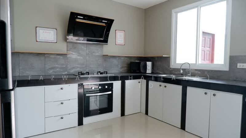 Charming 3BR Townhouse Near Fisherman’s Village, Koh Samui, Surat Thani