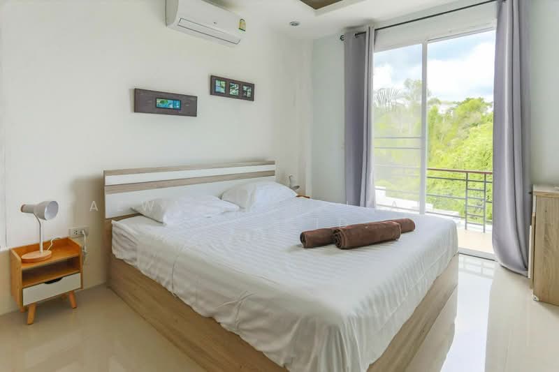 Charming 3BR Townhouse Near Fisherman’s Village, Koh Samui, Surat Thani
