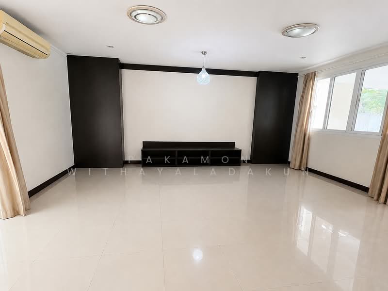 Noble Park Bangplee, Samut Prakan