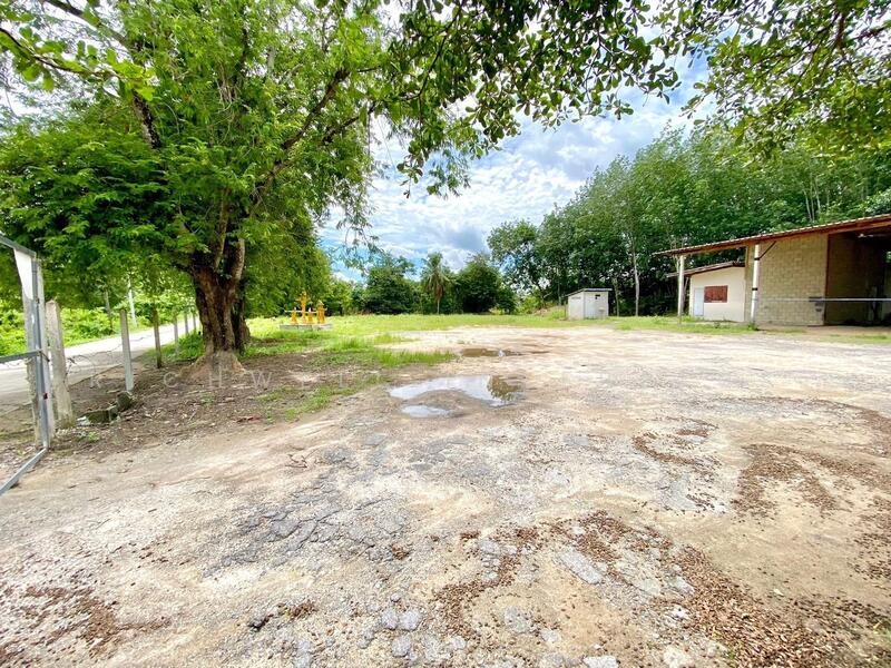 Land for sale in Takhan, 1 rai, good location, next to concrete road behind Nong Khok Mu Market,, Rayong