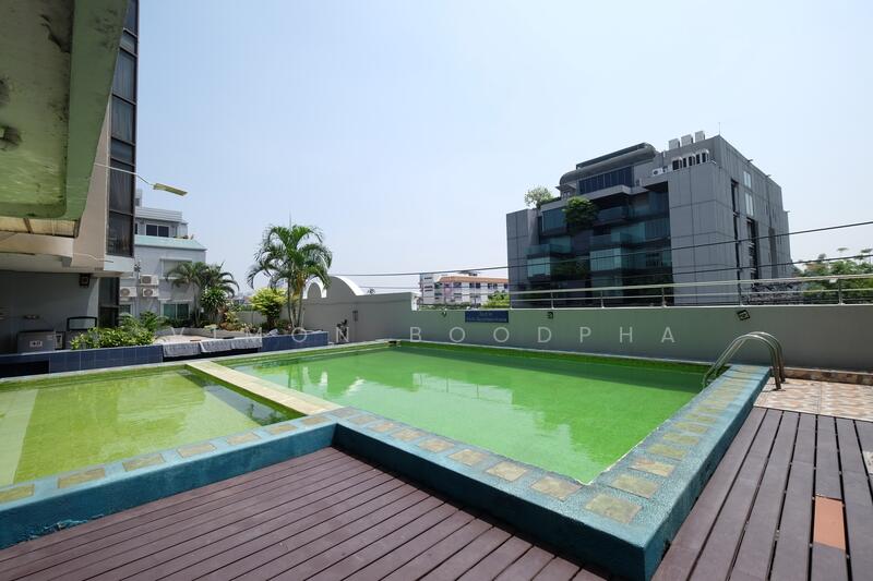 Dynasty Complex, Bangkok