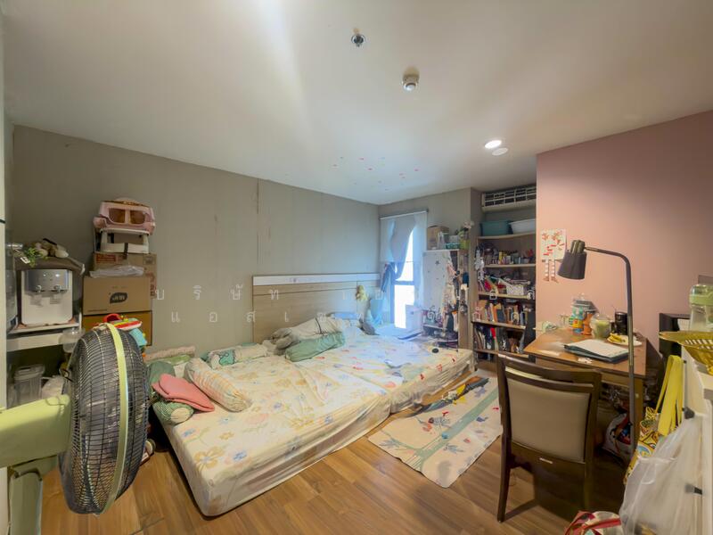 Akesin Place, Nonthaburi