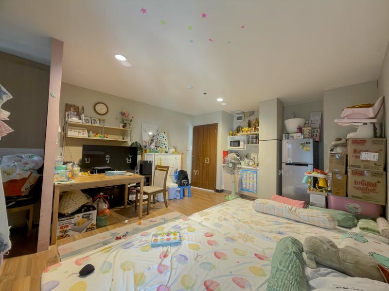 Akesin Place, Nonthaburi