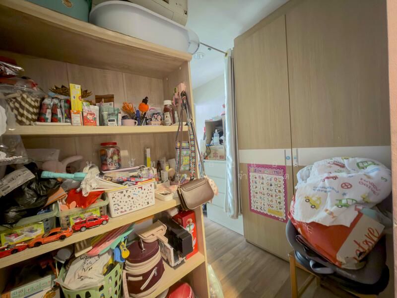 Akesin Place, Nonthaburi