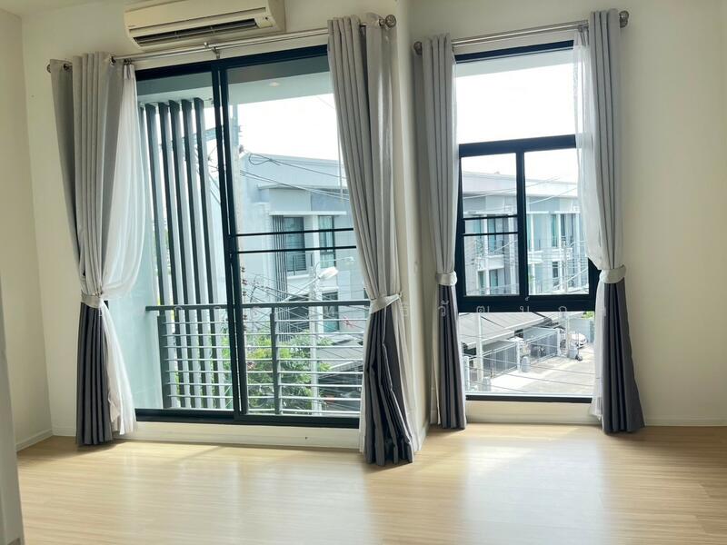Baan Klang Muang Ngamwongwan, Bangkok