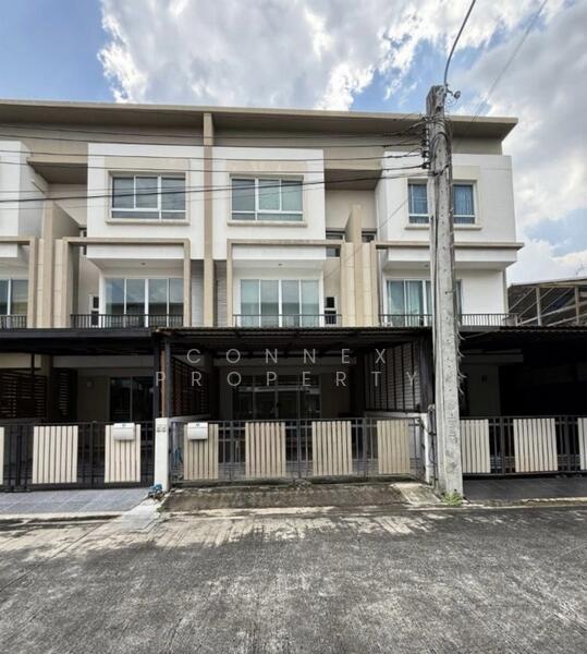 Lumpini Town Place Ratchayothin-Sena, Bangkok