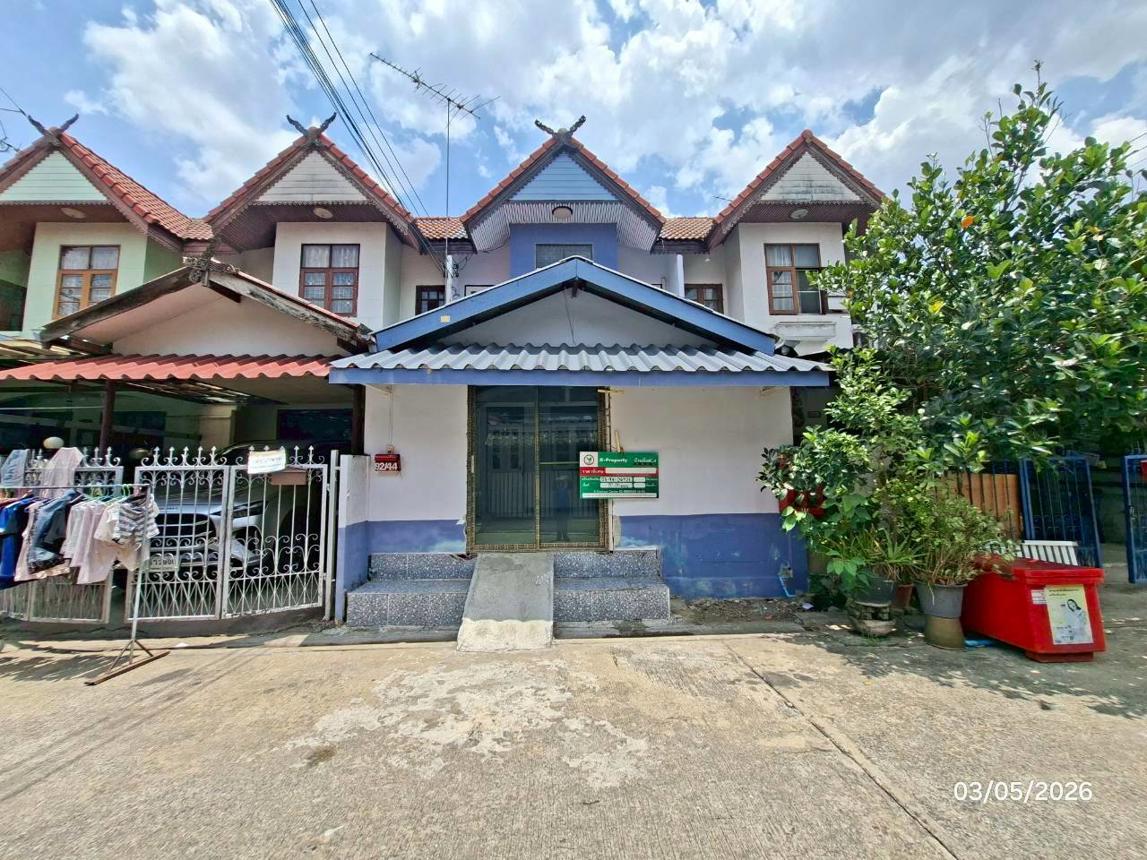 Townhouse in Kantakaravej Villa, Lat Lum Kaeo, Pathum Thani