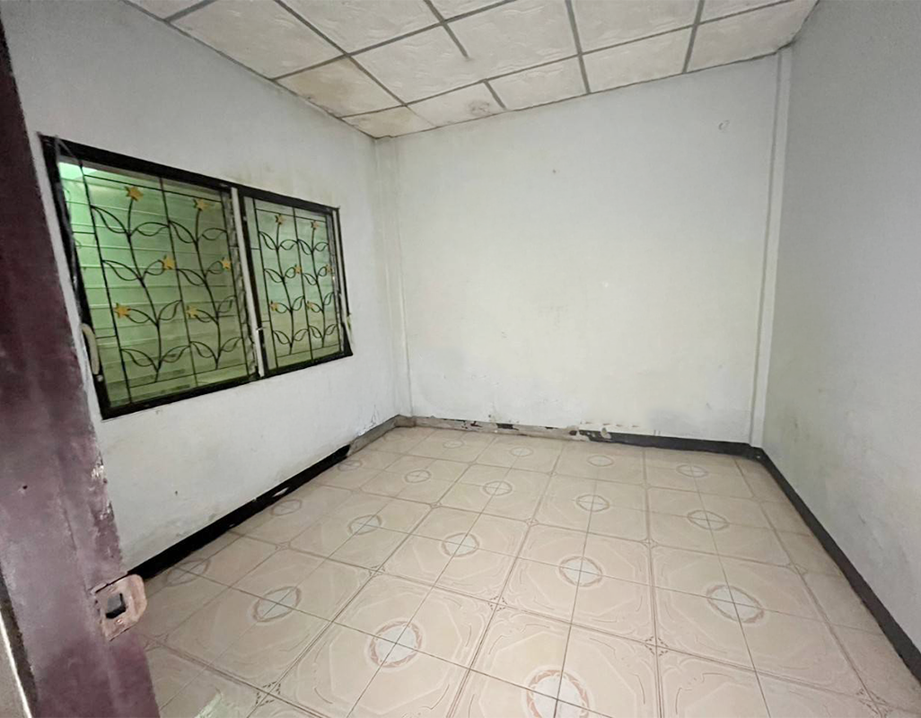 ทาวน์เฮ้าส์ โครงการบ้านเรือนสุข 1 ธัญบุรี