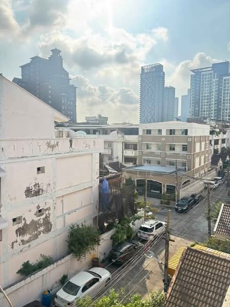 4-BR Townhouse, Bangkok