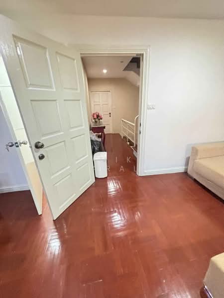 4-BR Townhouse, Bangkok