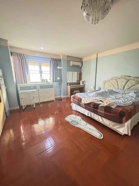 4-BR Townhouse, Bangkok