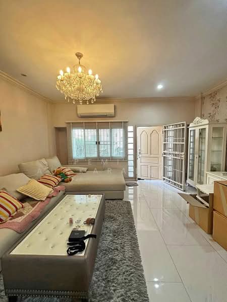 4-BR Townhouse, Bangkok