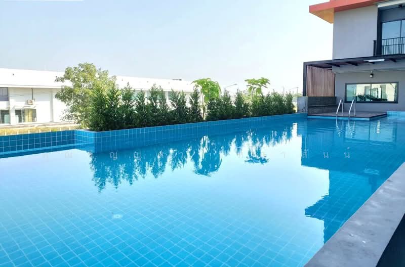 Lamour Condo Lumlukka-Klong 2, Pathum Thani