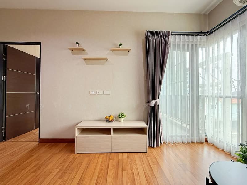 Lamour Condo Lumlukka-Klong 2, Pathum Thani