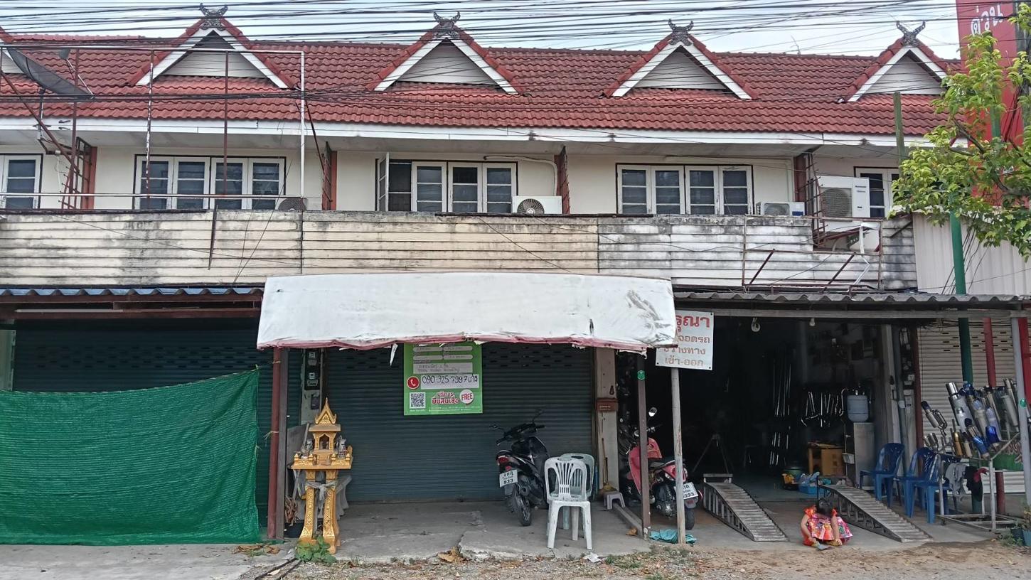 Commercial Townhouse Outside Chiang Mai San Kamphaeng Chiang Mai