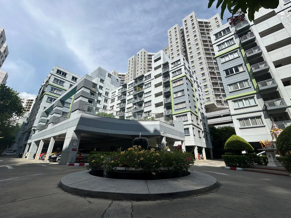 Condominium One X Sathorn-Narathiwat Yannawa Bangkok