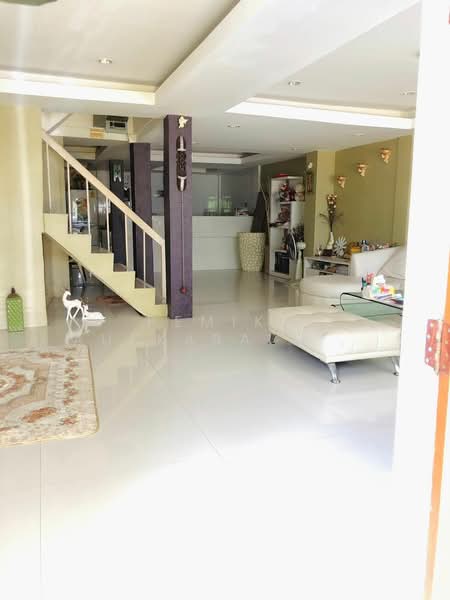 5-BR Townhouse, Bangkok