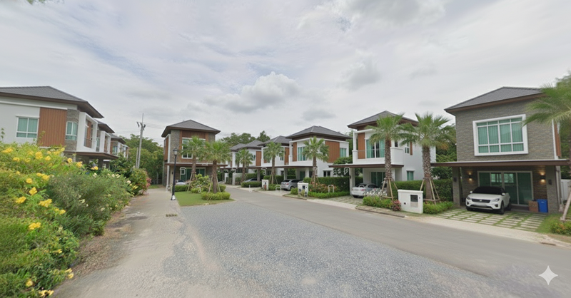 Downtown Nakornsawan best location Tambon Pak Nam Pho Mueang Nakhon Sawan District Nakhon Sawan, Nakhon Sawan