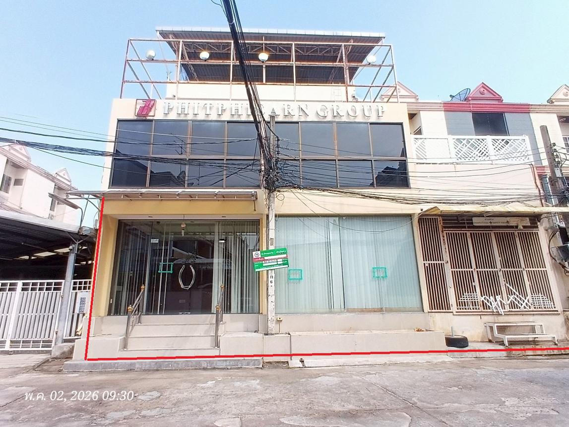 Townhouse in Phra Khanong, Bangkok
