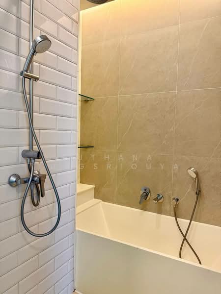 Siamese Exclusive 42, Bangkok