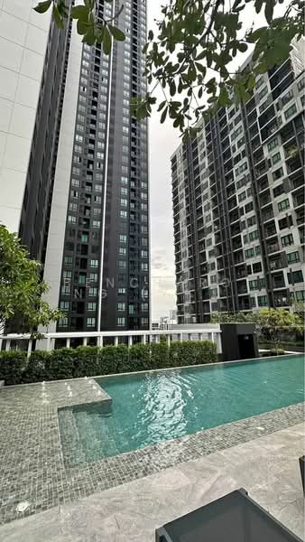 Nue Evo Ari, Bangkok