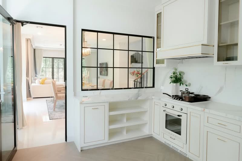 4-BR House, bangkok