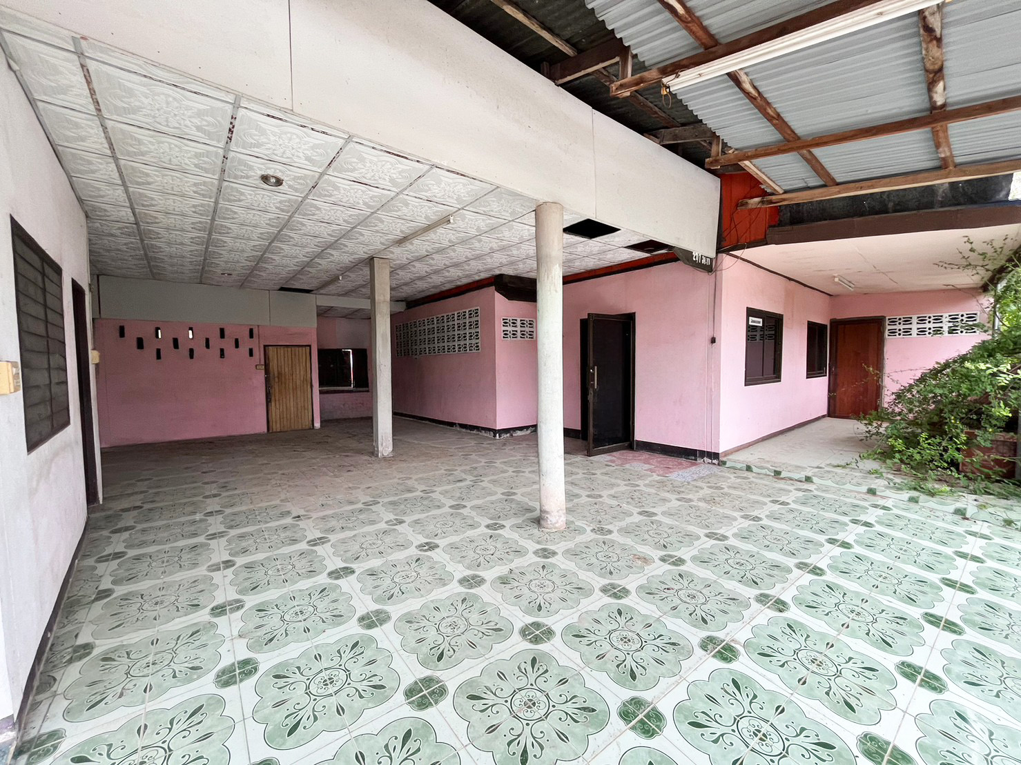 บ้านเดี่ยว โครงการบ้านเปลือยนอก ร้อยเอ็ด
