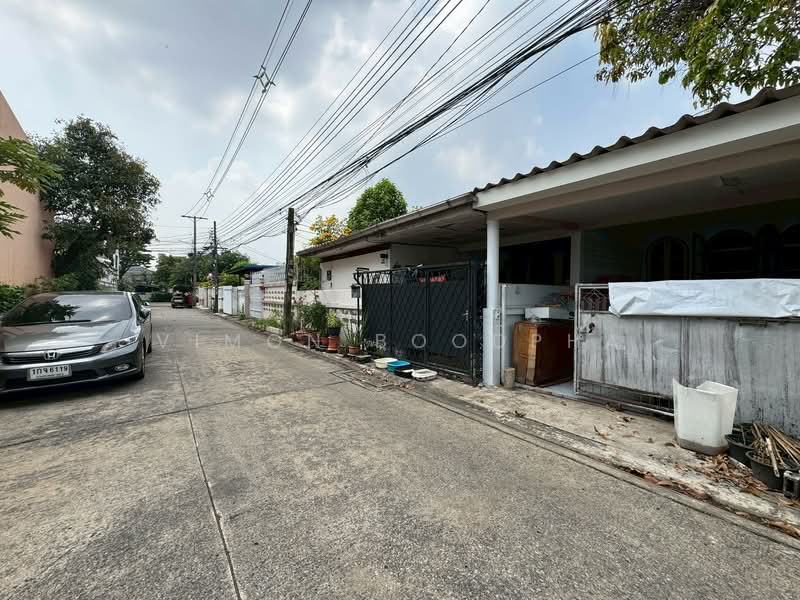 หมู่บ้านสังสิทธิ์ โชคชัย4, Bangkok