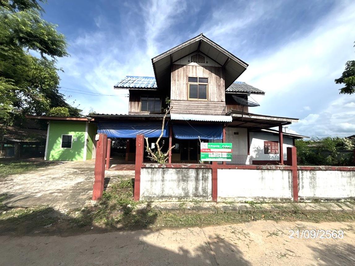 Single-Story House in Ratburi, Surin Province