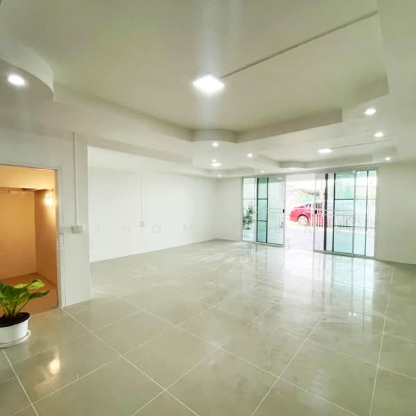 Pruksa 18/1, Nonthaburi