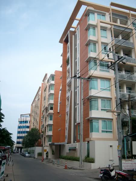 Ivy Ratchada, Bangkok