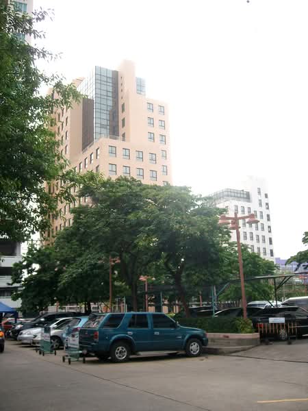 Ivy Ratchada, Bangkok