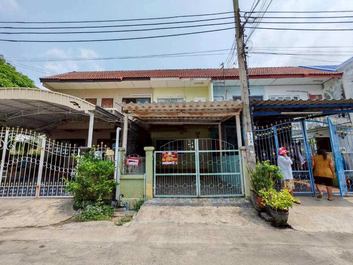 ทาวน์เฮ้าส์ บ้านสยามนิเวศน์ พระสมุทรเจดีย์ สมุทรปราการ สำหรับขาย 

ตั้งอยู่ในโครงการสยามนิเวศน์ พระสมุทรเจดีย์ ใกล้สถานีรถไฟพระสมุทรเจดีย์ และมีร้านค้าใกล้เคียงมากมาย 

พื้นที่ใช้สอย 86 ตารางเมตร 2 ห้องนอน 2 ห้องน้ำ 1 ห้องครัว 1 ห้องนั่งเล่น 

ตกแต่งอย่างสวยงาม มี