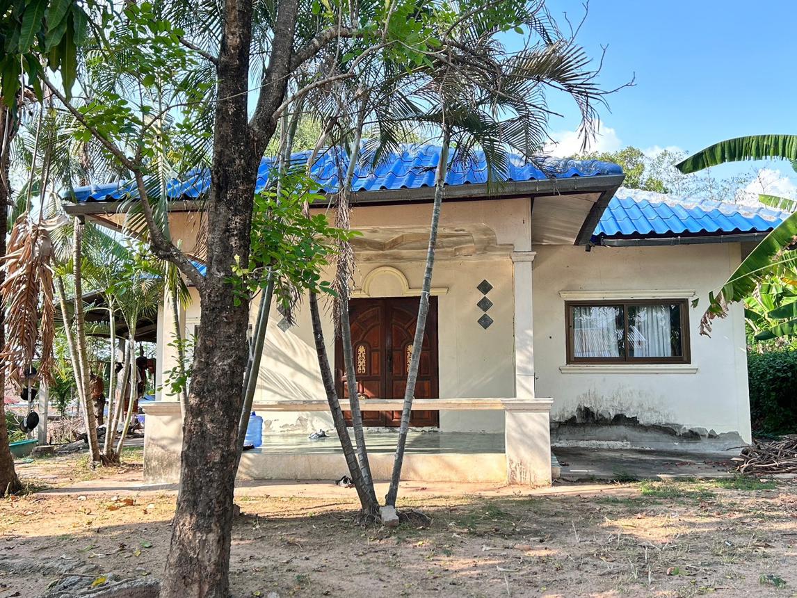Single-detached house, outside Maha Sarakham project, Wapi Pathum, Maha Sarakham province.