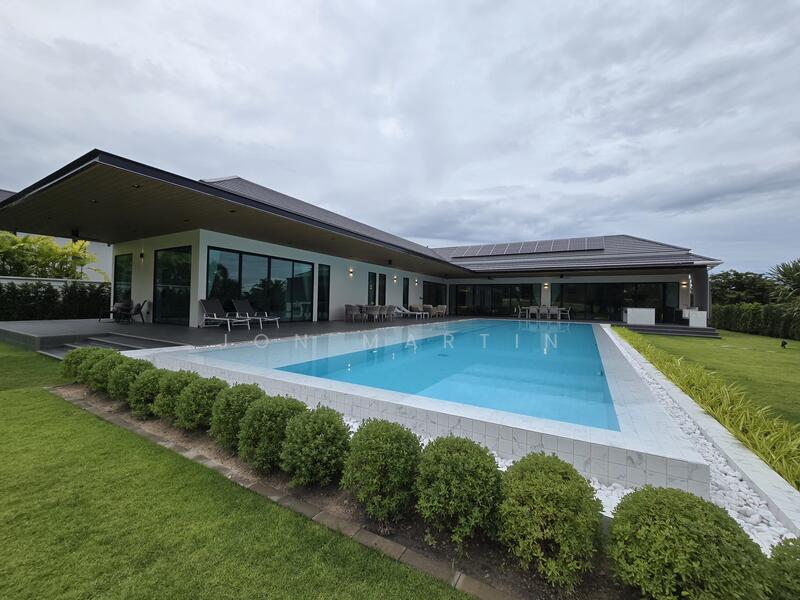 Palm Hills Golf Club and Residence, Phetchaburi