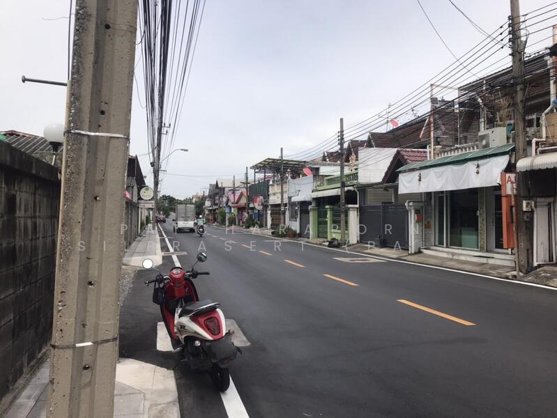 ขายที่ดินพร้อมสิ่งปลูกสร้าง ทำเลดี แหล่งชุมชน ย่านห้วยขวาง, Bangkok