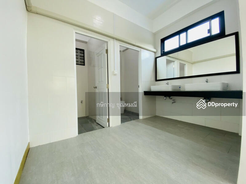 ขาย บ้านแฝด สภาพใหม่ พร้อมใช้งาน ศรีนครินทร์ 45 พื้นที่ใช้สอย 408 ตรม. เนื้อที่ 64 ตร.วา ใกล้รถไฟฟ้า, Bangkok