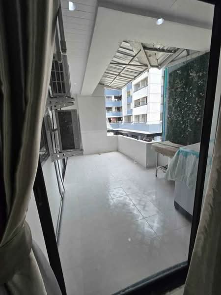 Saint Charm Condominium, Bangkok
